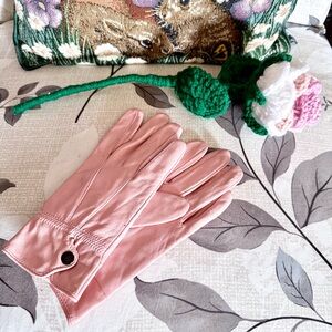 PINK LEATHER GLOVES BLUSH VINTAGE LAMBSKIN SNAP WRIST SIZE MEDIUM
